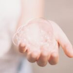 Primer plano de piel y cuidado dermatológico